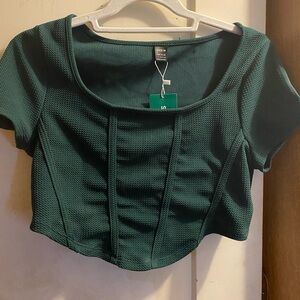 SHEIN EZwear Women's Solid Color
Dark Green Textured Tee With Curved Hemline